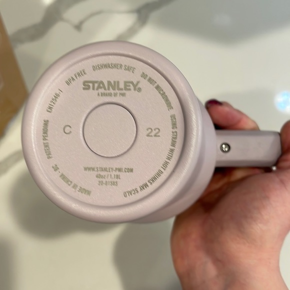 Stanley - ABALONE 40 oz. Adventure Quencher Travel Tumbler (Purple) - NWT! - Picture 9 of 9